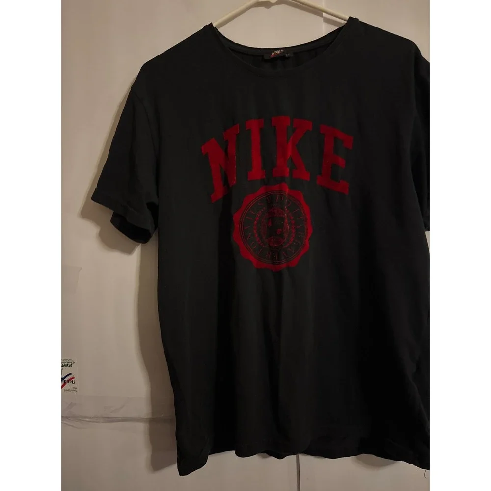 Nike Black Red Athletic College Style T Shirt‎ Mens Size XL just do it